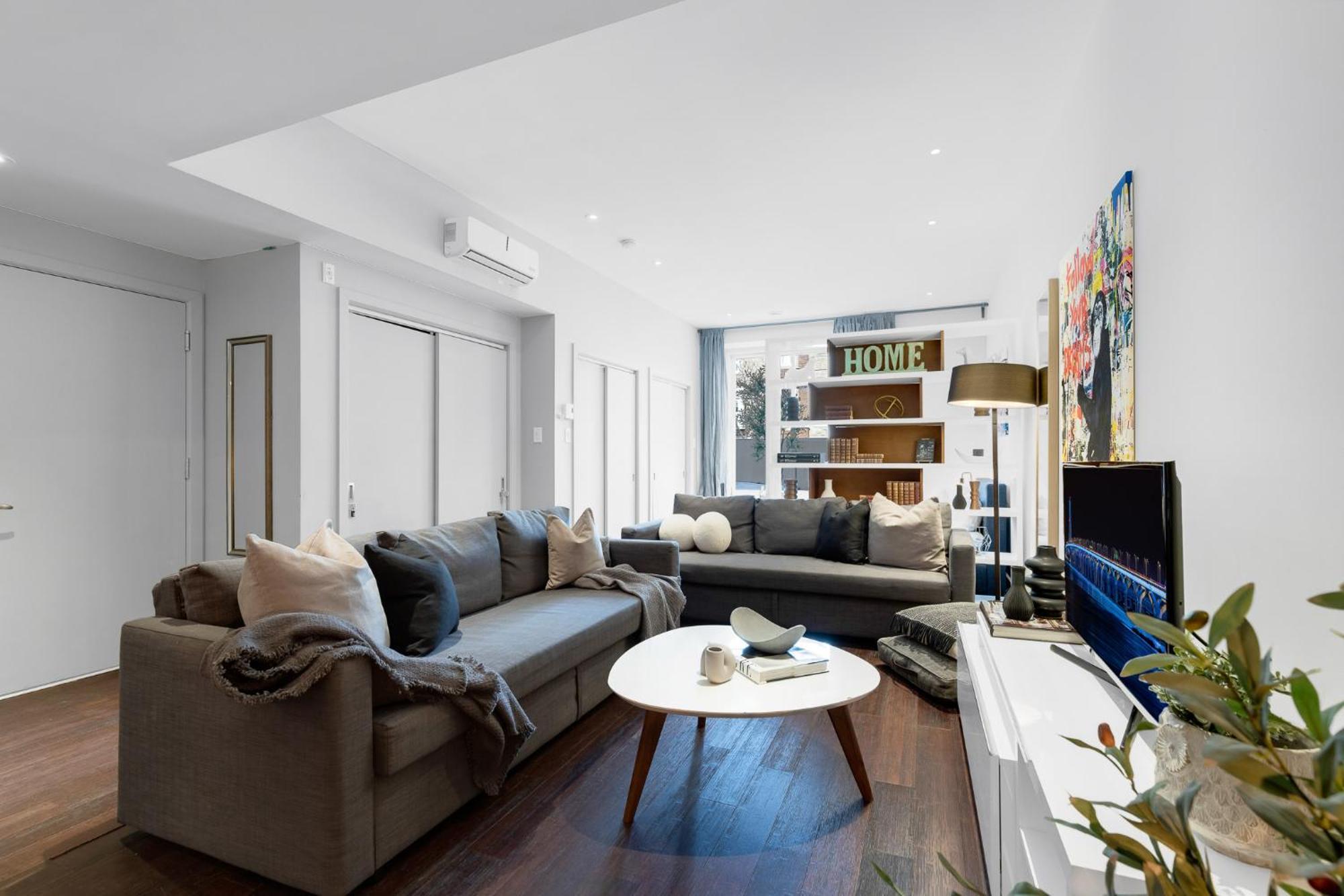 Liv Mtl Soho Aparthotel Montréal Kültér fotó